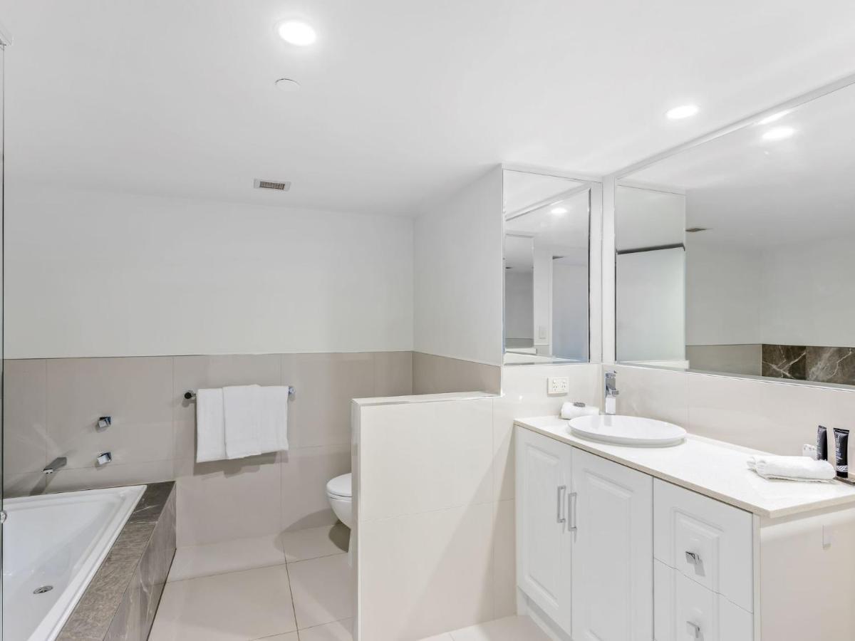 Crown Towers Superior 3 Bedroom Apartment - Coasthm Gold Coast Dış mekan fotoğraf